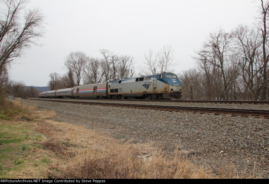 Amtrak 120 takes train 04T toward Harrisburg